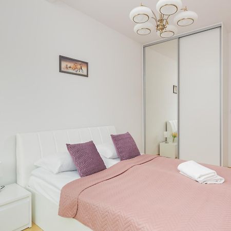 Dzielna Apartment Warsaw Wola By Noclegi Renters Exterior photo